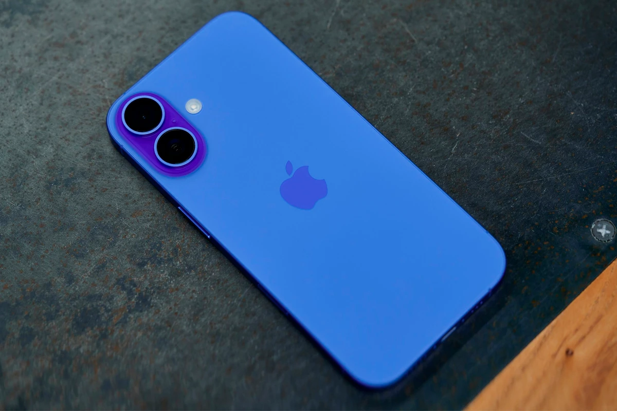 iPhone 16 огляд